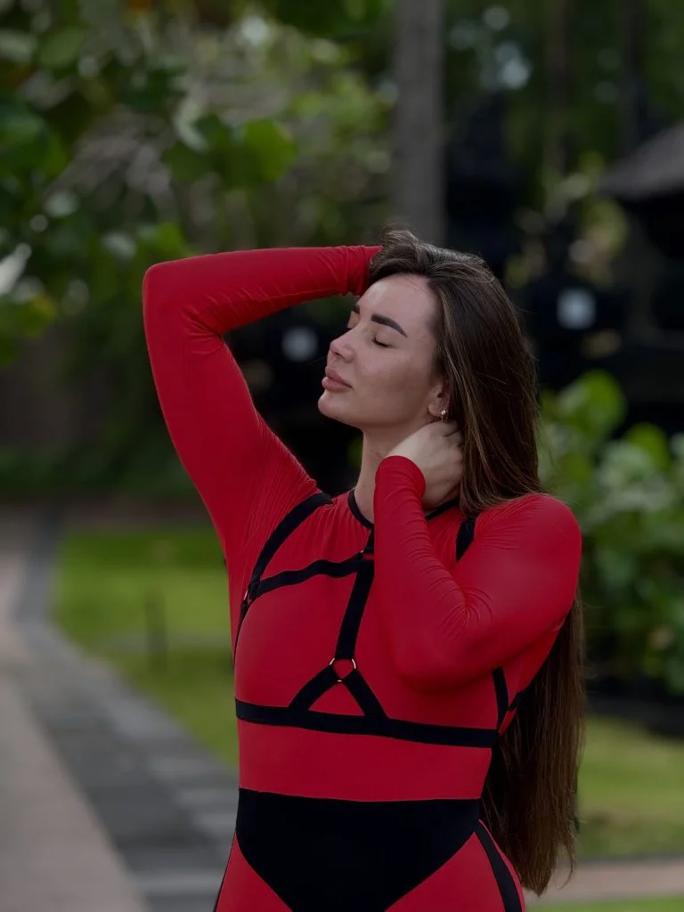 Red(червона модель з портупеями для дорослих)